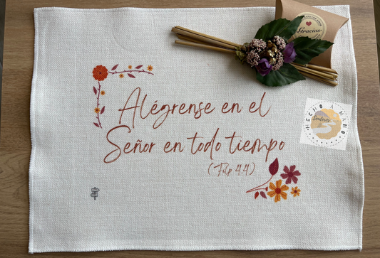 Salva manteles de Simil Lino "Alégrense en el Señor en todo tiempo"