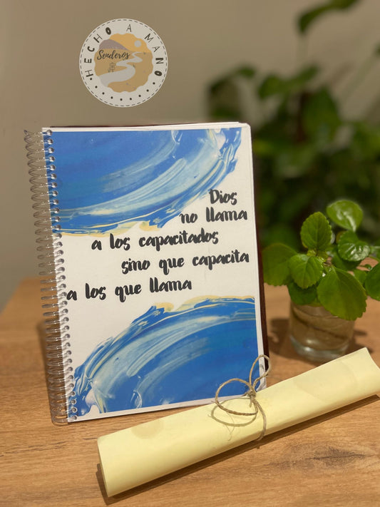 Libreta personalizada "Dios no llama a los capacitados sino que capacita a los que llama"