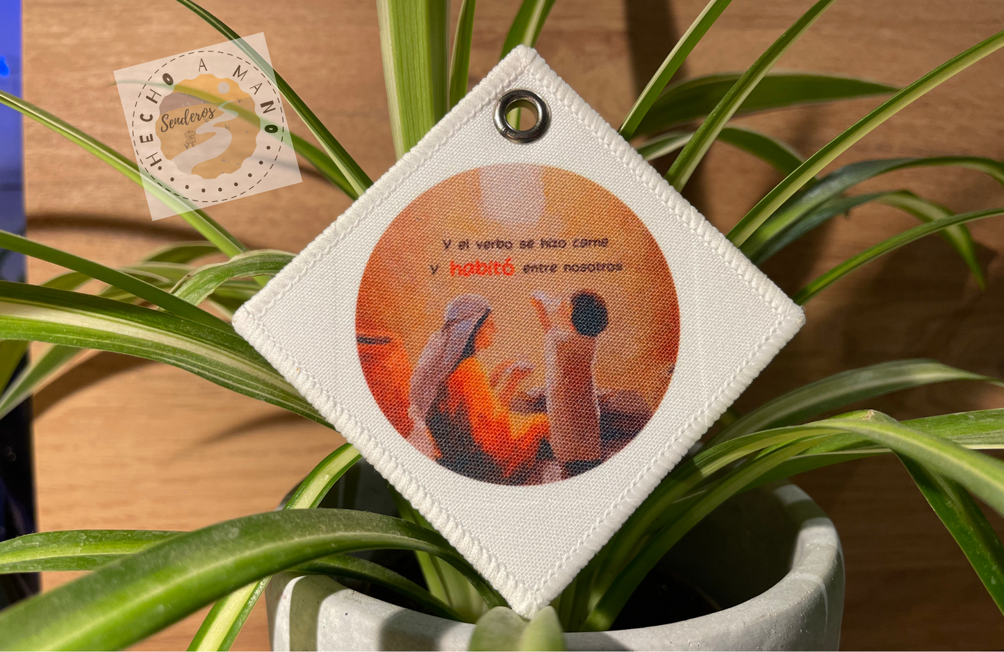 Tela colgante cuadrada "Y el verbo se hizo carne y habitó entre nosotros"